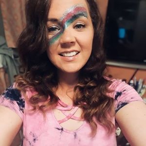 Meet your Posher, Victoria keeley